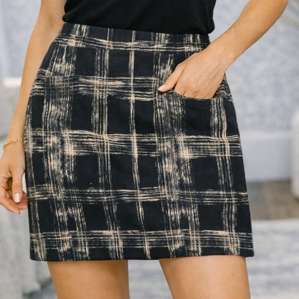 Vintage Silk Studio G Black and Cream Plaid Women's Skirt 100 % Silk Mini